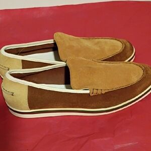 Gucci Men's Brown and Tan Suede Slip-Ons